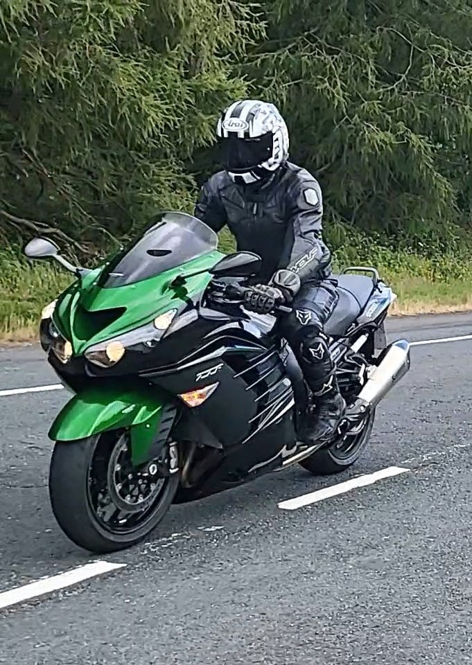 motorcycle riding sitting position
